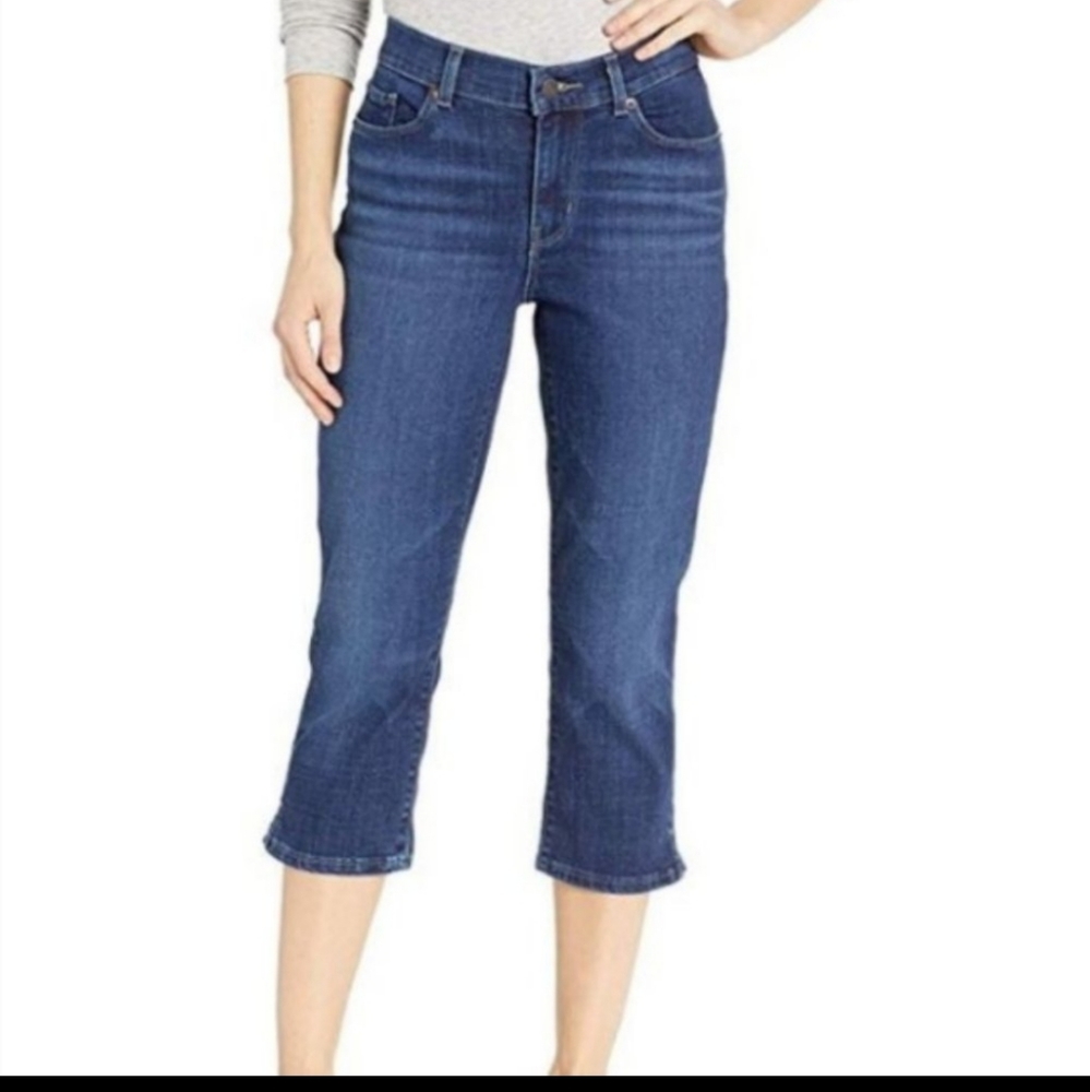 Levis classic capri jeans